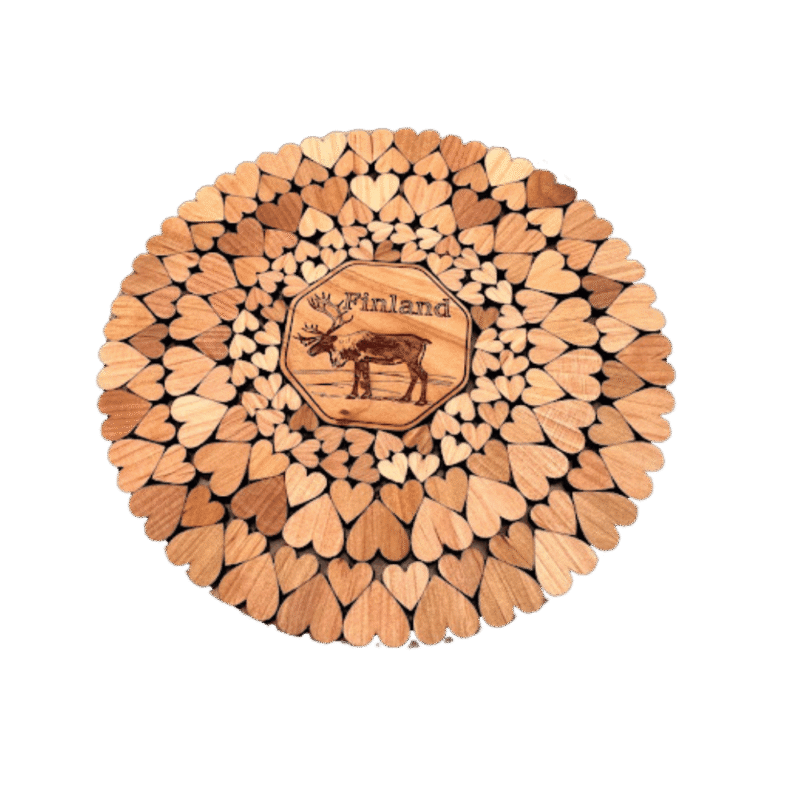 Lepapuidust ümmargune mosaiikkuumaalus Finland-kirja ja põhjapõdra kujutisega, 15 cm Lepapuidust ümmargune mosaiikkuumaalus Finland-kirja ja põhjapõdra kujutisega, 15 cm